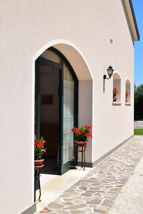 Casa Vacanza E Per Lavoro Tessyhouse Спінеа Екстер'єр фото